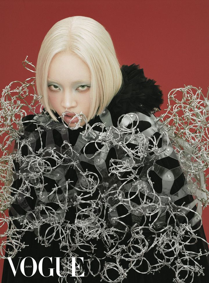 【WEB限定カット】ドレス ショート パンツ ともに参考商品 ジャケット ￥212,300／すべてNOIR KEININOMIYA（コム デ ギャルソン）