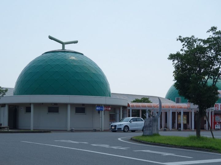 All About ニュース編集部が全国250人を対象に実施した道の駅に関するアンケートの調査結果から、お土産が充実していると思う「熊本県の道の駅」ランキングを発表！ 2位「七城メロンドーム」を抑えた1位は？