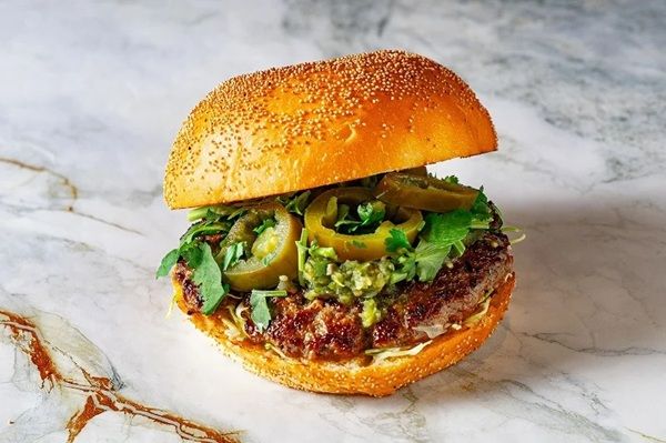 【福岡県福岡市】「THE CRAFT Bar and Grill」が期間限定で「アメリカを旅するバーガーフェア」開催