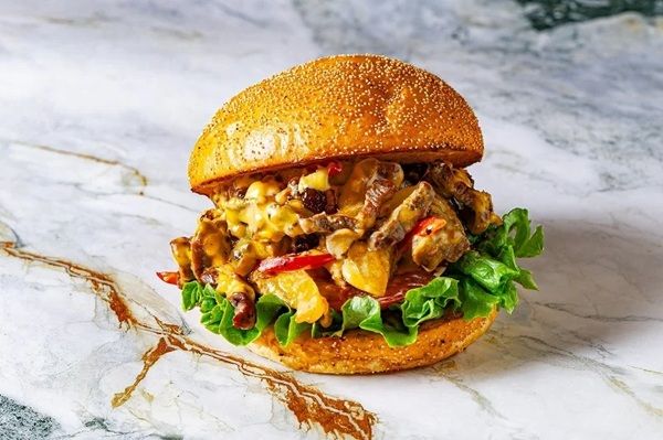 【福岡県福岡市】「THE CRAFT Bar and Grill」が期間限定で「アメリカを旅するバーガーフェア」開催