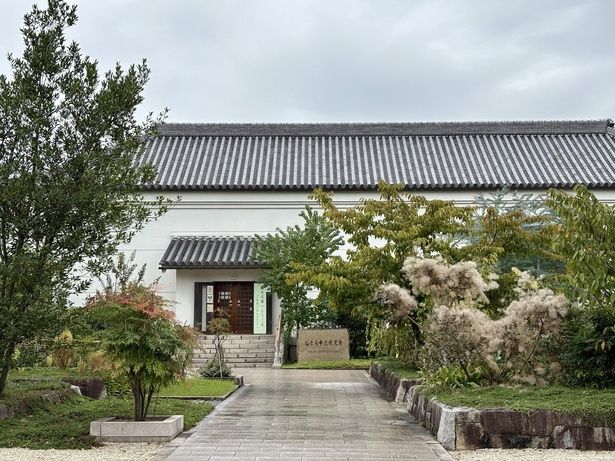 名古屋市蓬左文庫。尾張徳川家の旧蔵書を中心に和漢の優れた古典籍を所蔵する