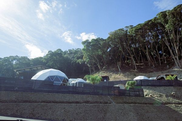 【千葉県館山市】森の静寂に包まれたグランピング施設「SHINON〜森音〜」、期間限定で宿泊費10％OFFに