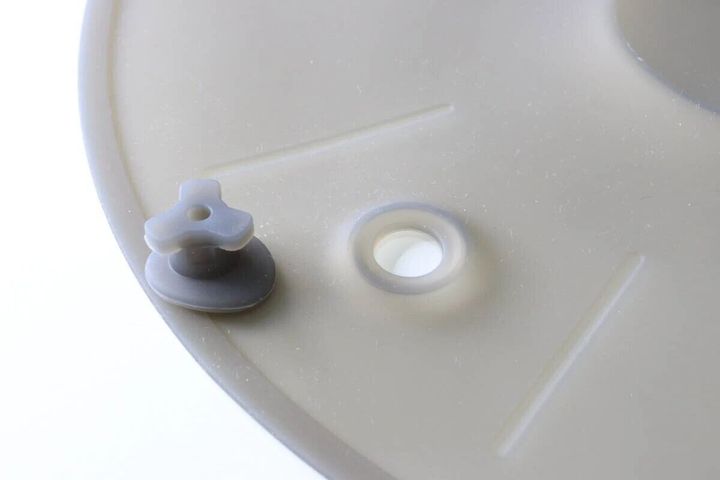 ダイソーのエア弁付シリコーン蓋（23cm）のエア弁