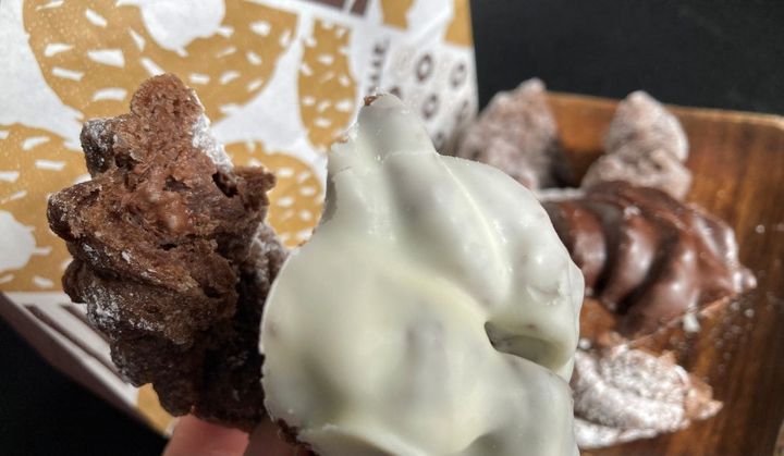 「食べて泣いてる」「ミスド様のお通りだぁ」「俺たちの青春が帰ってくる」12年ぶりの復活にファンが歓喜＆涙！【ミスド】