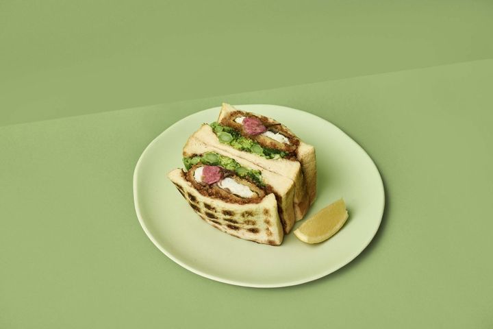 桜鯛と桜の葉のフライ、菜花のサンドイッチ