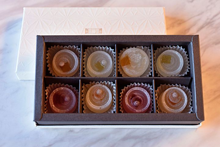 「果内水晶（パート・ド・フリュイ入り琥珀糖）8個入」3800円