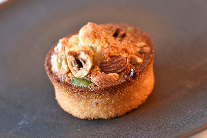 「焼きたて 木の実のフィナンシェ」300円