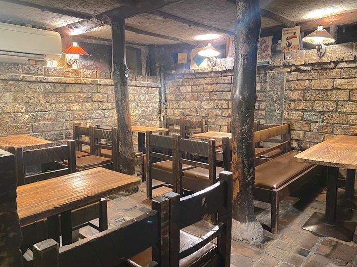 「さぼうる」店内2