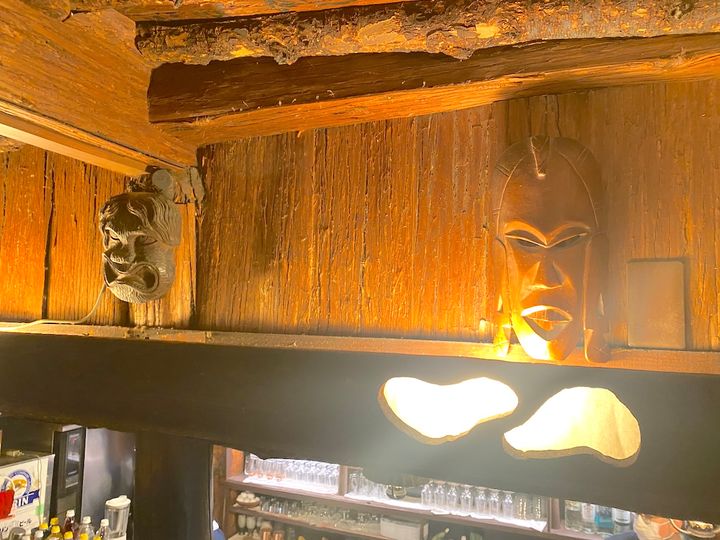 「さぼうる」店内3