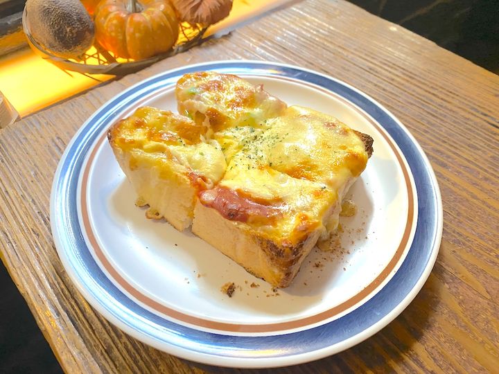 「さぼうる」ピザトースト1