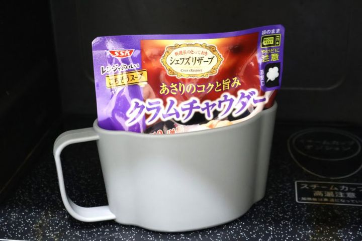 パウチ食品を入れたままレンジ加熱