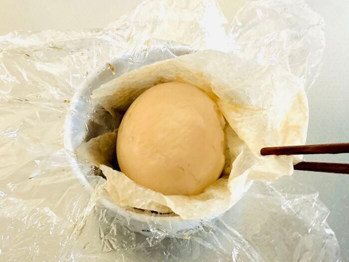 調味料ドバドバ使うのやめた！たった「大さじ1」で作れる【節約味玉】が我が家の定番に