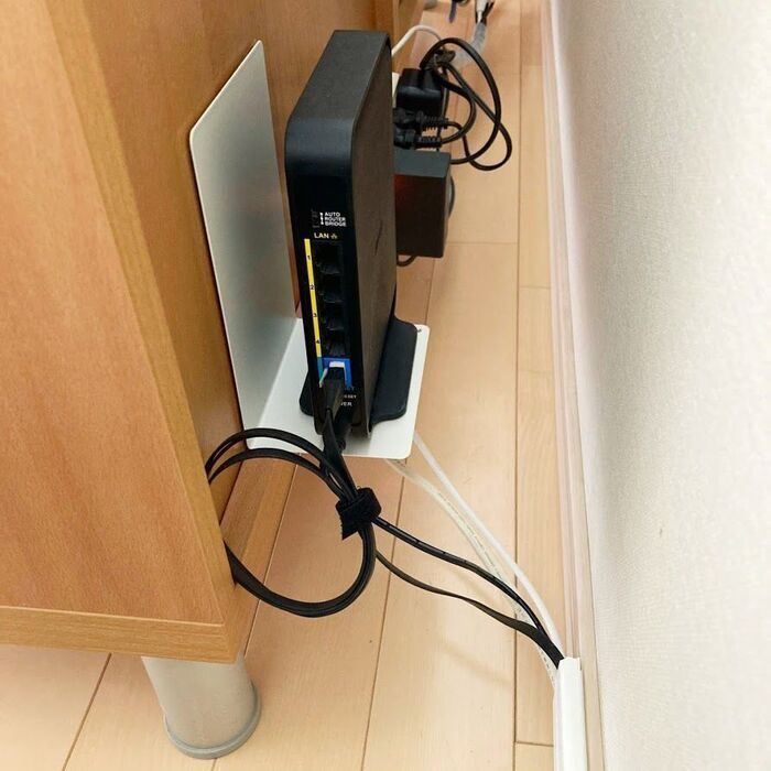 ずっと悩んでいたテレビ裏のごちゃつきがスッキリ解決！毎日のお掃除がラクになった♪