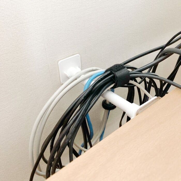 ずっと悩んでいたテレビ裏のごちゃつきがスッキリ解決！毎日のお掃除がラクになった♪