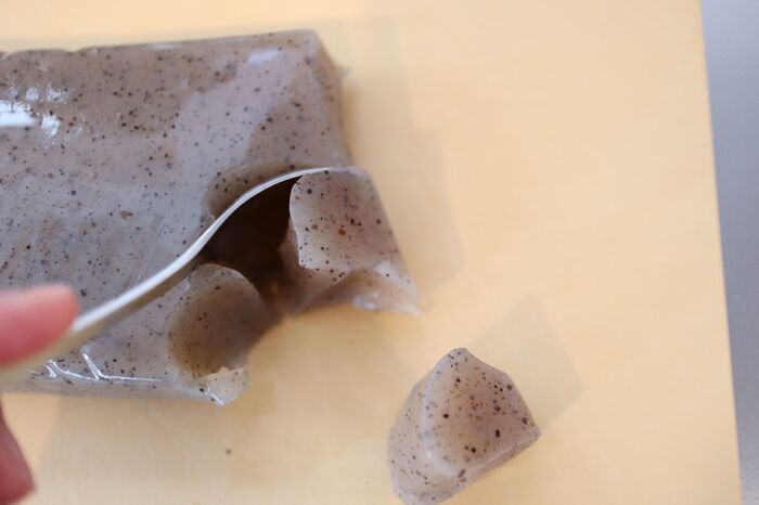 『こんにゃく』そのまま使うの待って！“別物級”に化ける驚きの裏ワザ♪味しみバツグンに