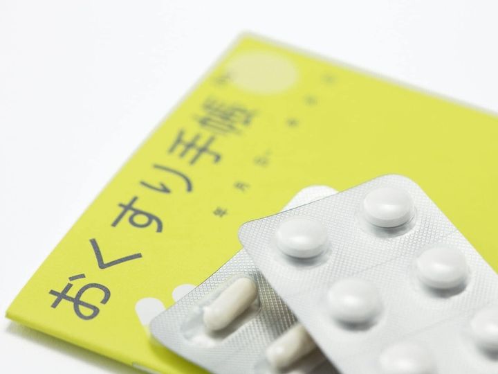 【薬学部教授が回答】災害などの非常時に、お薬手帳は重要な役割を果たします。被災時にお薬手帳を持っておくメリットや、紛失・持ち出し忘れを防ぐための賢い備え方について、分かりやすく回答します。（※画像：amanaimages）