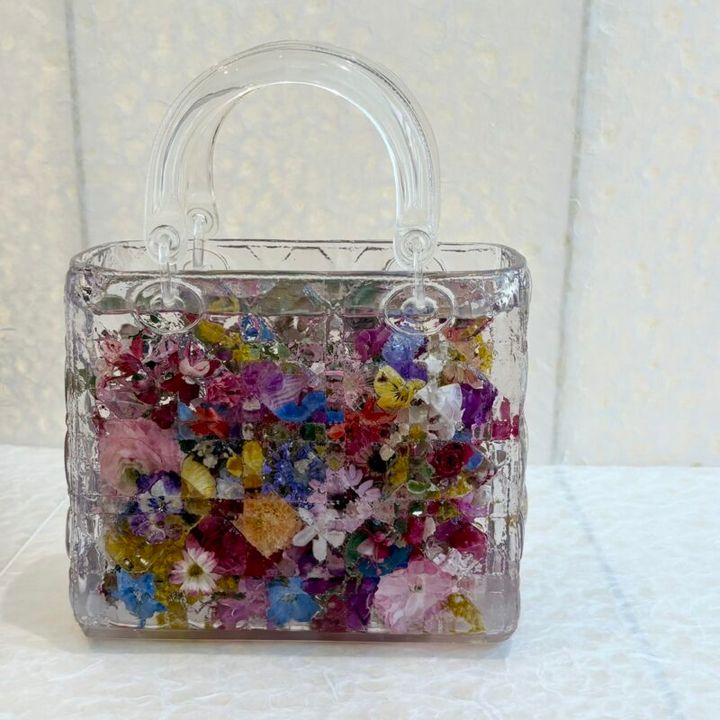 フラワーアーティスト東信（あずままこと）氏の作品