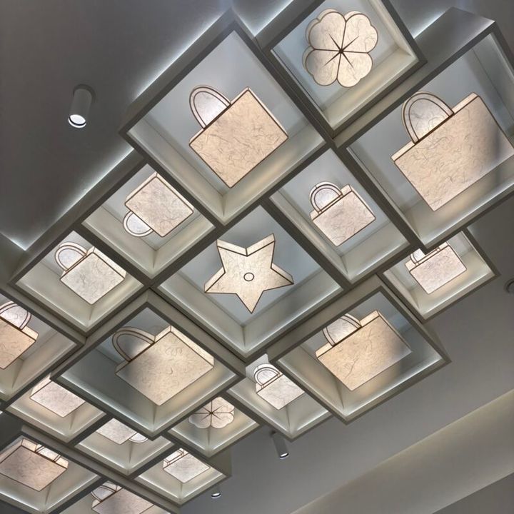 和紙が贅沢に使われた装飾１