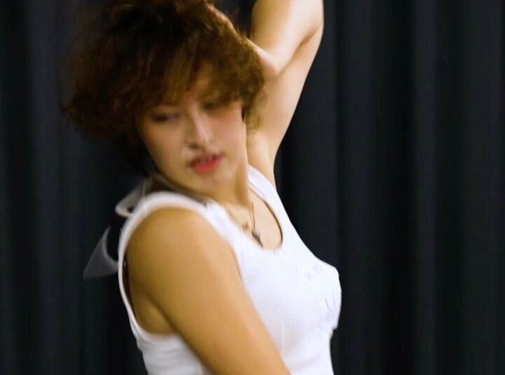 【写真・画像】母は有名芸能人！「大きくなった！」「母に似てきたね」娘のセクシーなダンスに衝撃 1枚目