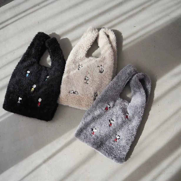 「PN/ファーショッパートート」(5390円)は全3色。左からブラック、ライトベージュ、グレー