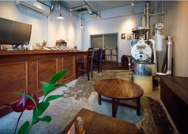 店づくりも「SOL'S COFFEE」ロースタリー店のレイアウトを踏襲。開放感があり、居心地もよい