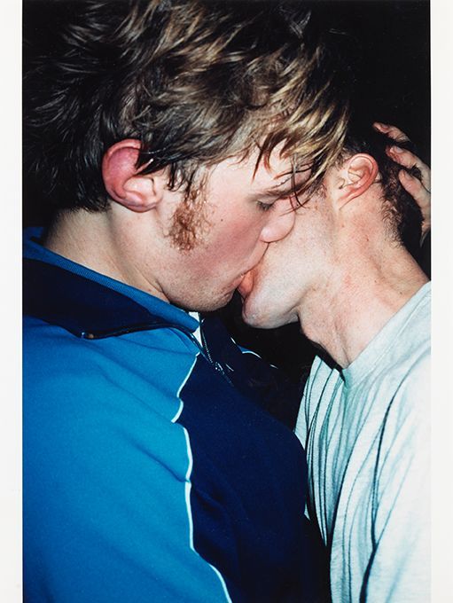 ヴォルフガング・ティルマンス《ザ・コック（キス）》2002年 テート美術館 Photo_ ©Wolfgang Tillmans, courtesy of Maureen Paley, London; Galerie Buchholz; David Zwirner, New York