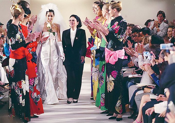 ハナヱ・モリ ファイナルオートクチュールコレクション 2004年7月7日 Photo_ Courtesy of 森英恵事務所