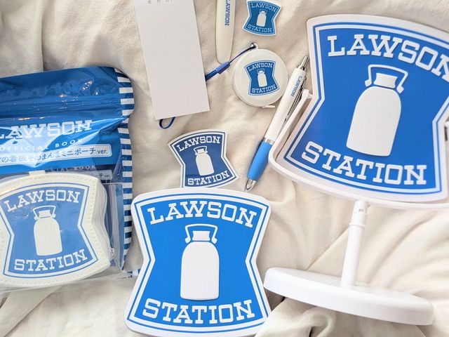 LAWSON OFFICIAL BOOK 3種付録 卓上ミラー・ミニポーチ・ステーショナリーセットの全体