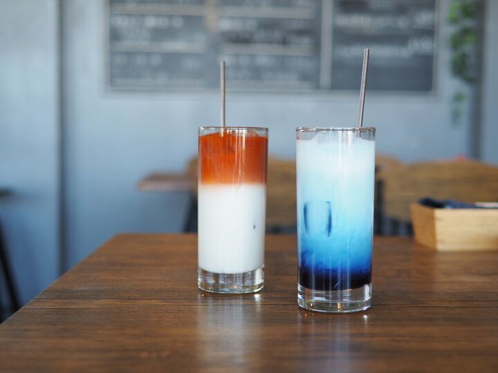 リバーサイドの開放的な空間。登戸「リビングカフェ シャンティ」で味わう至福のオリジナルスパイスカレー