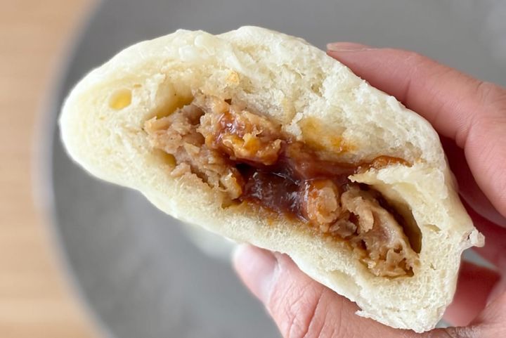 ピリッと辛くてヤミツキ感すごい！【ファミマ】の限定中華まんは絶対買い