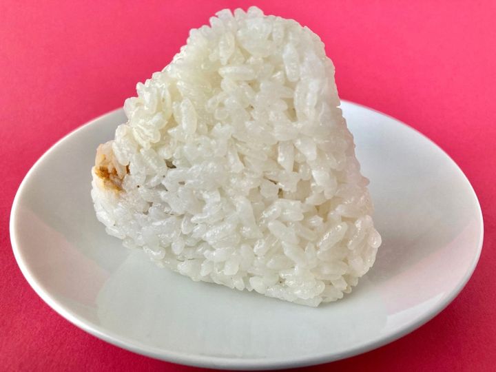 タレの味わい・山椒の香りがGOOD！【セブン】うなぎの蒲焼が入った「こだわりおむすび」