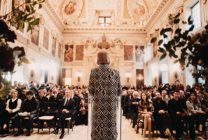 記者会見の様子。