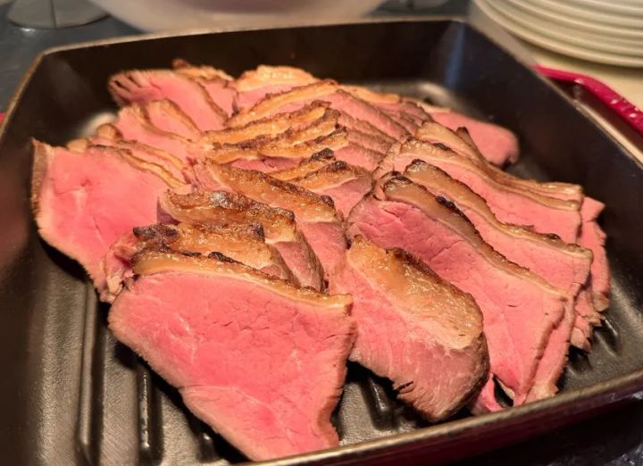 しっとりした断面のローストビーフ