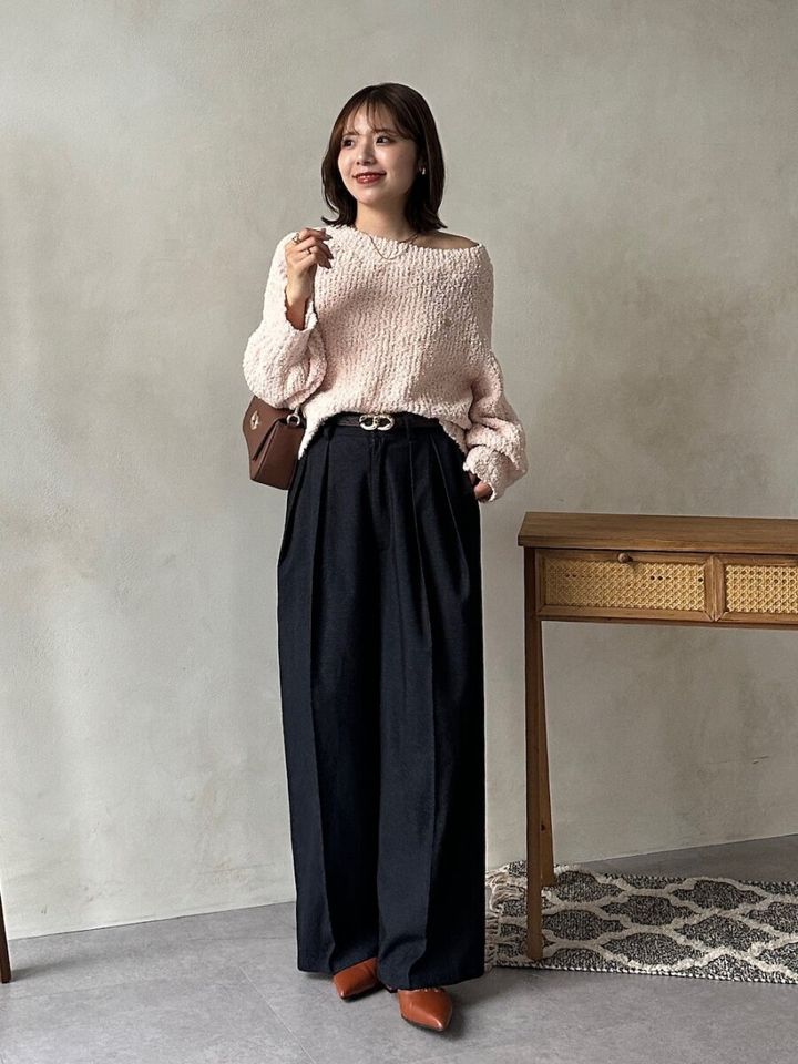 2026春大人女性おすすめピンクニットきれいめワイドパンツコーデ