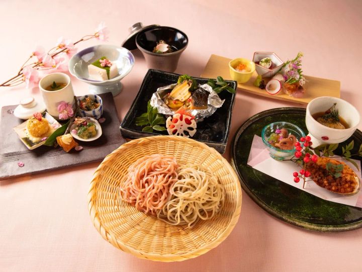 淡路島の春食材を盛り込んだ3月春の彩り会席