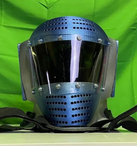 仮面シェルター サバイブ 正面