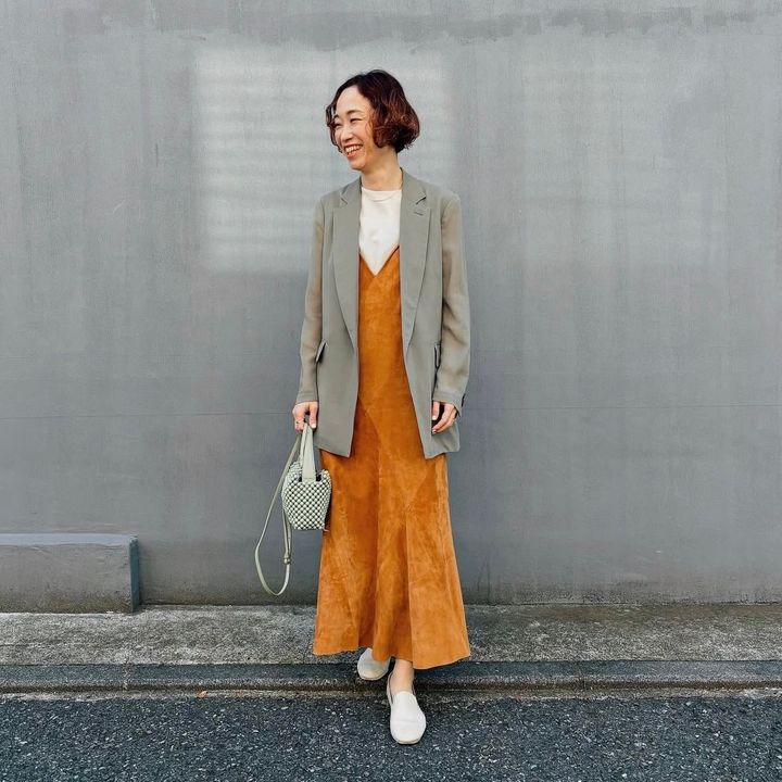 【卒園式コーデの選び方】ママはクローゼットのきちんととカジュアルを組み合わせたワンピーススタイル。