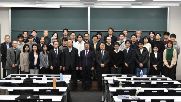 森和俊特任教授と参加者の集合写真