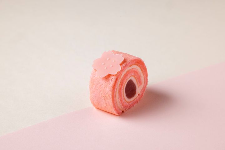 桜ロールケーキ