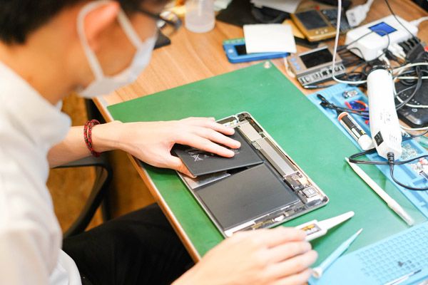 【千葉県市川市】スマホコーティング期間限定1,000円「iPhone修理のEyeSmartシャポー本八幡店」OPEN