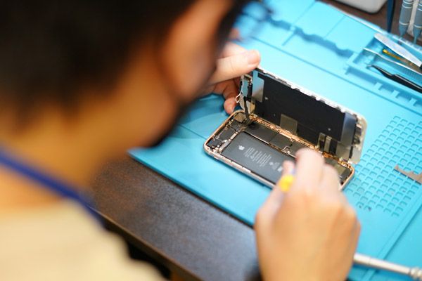 【千葉県市川市】スマホコーティング期間限定1,000円「iPhone修理のEyeSmartシャポー本八幡店」OPEN