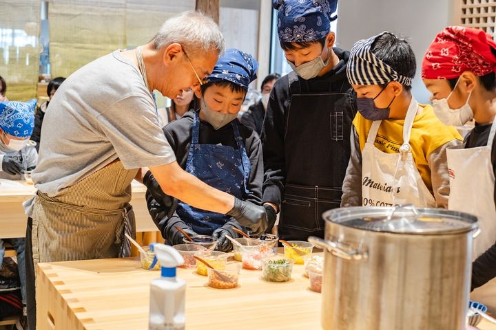 味覚ワークショップ「手作り‶おむすび″を味覚体験授業」