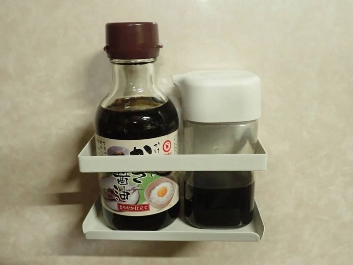 DAISO(ダイソー)：スパイス収納棚(マグネット、ホワイト)