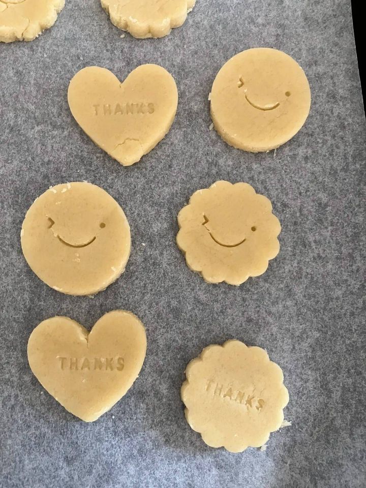 Seria(セリア)：デコクッキー型 メッセージ