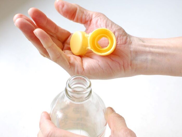 固くて外れない『めんつゆキャップ』を素手でラクに外す簡単ワザ【やってみた】