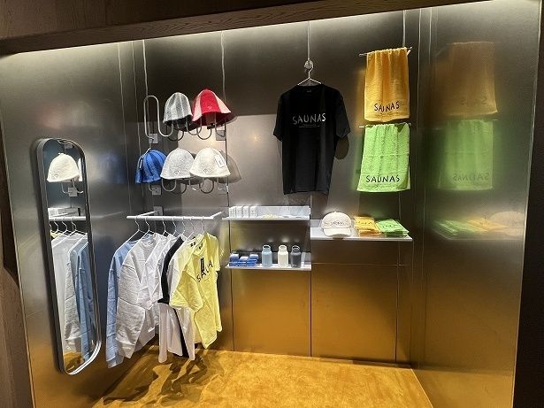 タオルやサウナハット、Tシャツなどオリジナルも見逃せない