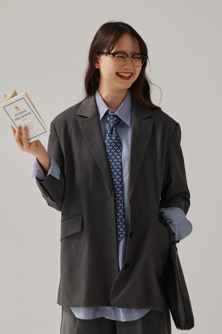 春はテーラードジャケットが不可欠！ハーフパンツで楽しむ軽やかトラッド【FUDGE FRIEND おしゃれさんの毎日コーディネート vol.655｜うさみ】