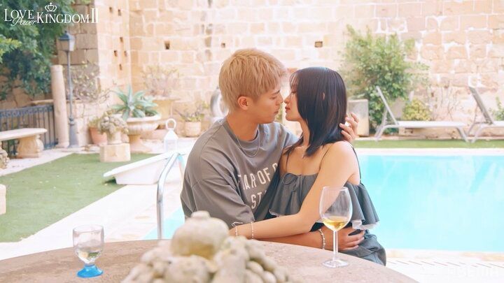 【写真・画像】美女2人に同じベッドで連続キス！ 山田涼介似イケメンモデルのモテテクに”神スタイル”童顔美女「沼っちゃう」 2枚目