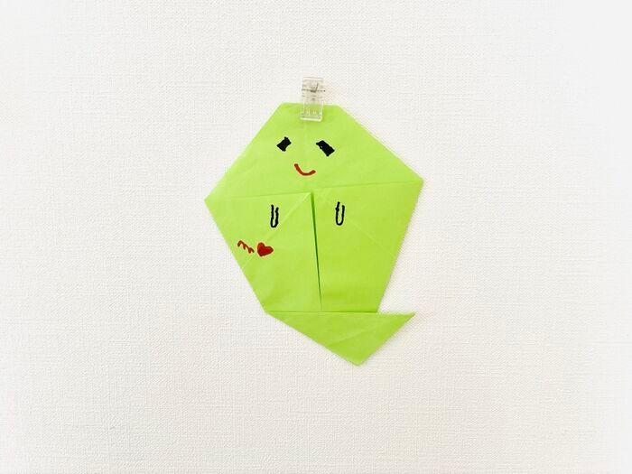 セリアの透明な『極小クリップ』の使い方！大切な思い出を楽しく飾るのにぴったり→まさにハイブリッドなアイテムでした。