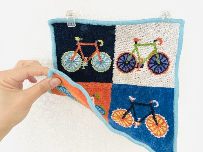 セリアの透明な『極小クリップ』の使い方！大切な思い出を楽しく飾るのにぴったり→まさにハイブリッドなアイテムでした。